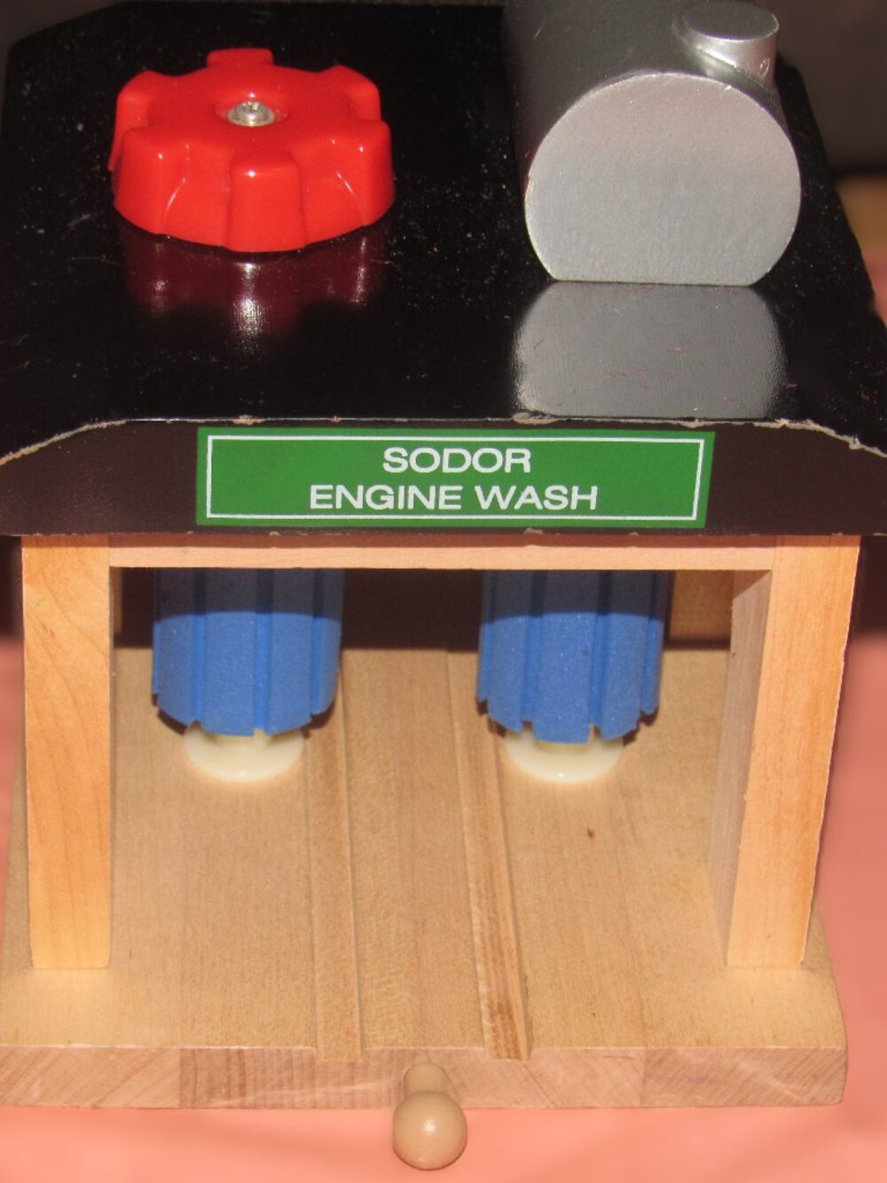 Thomas Brio Wooden Railway Train Track Sodor Engine Wash